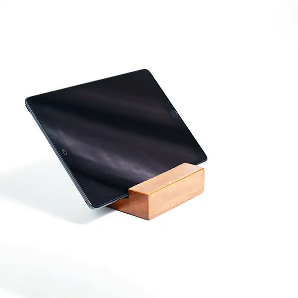 The Artisan’s Touch Stand