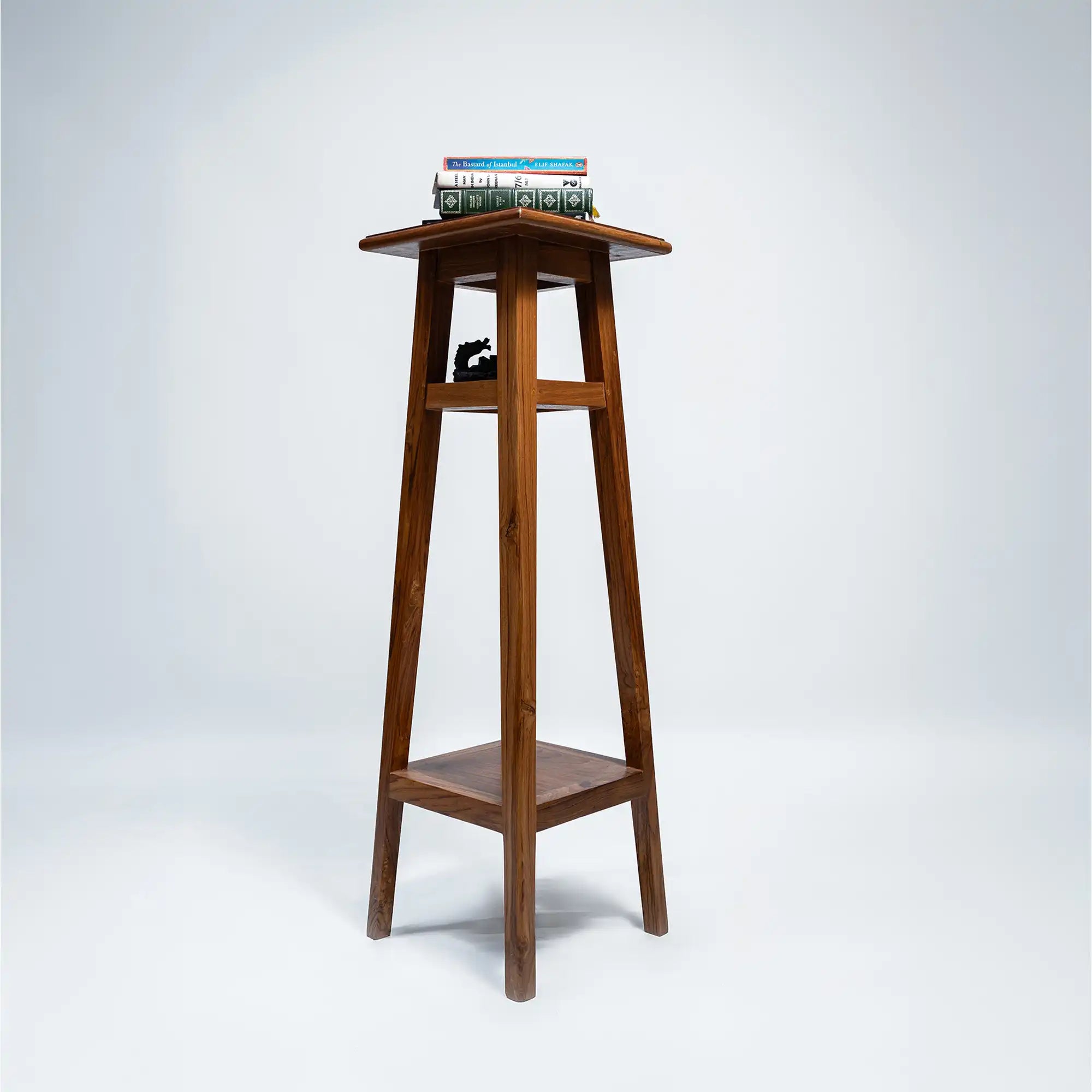 The Maharaja Heritage Pedestal Stand